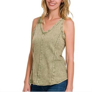 CRINKLE WASHED F/TERRY RAW EDGE TOP in Lt Olive